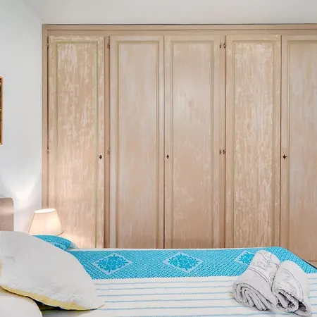 5 Isuledda アパート